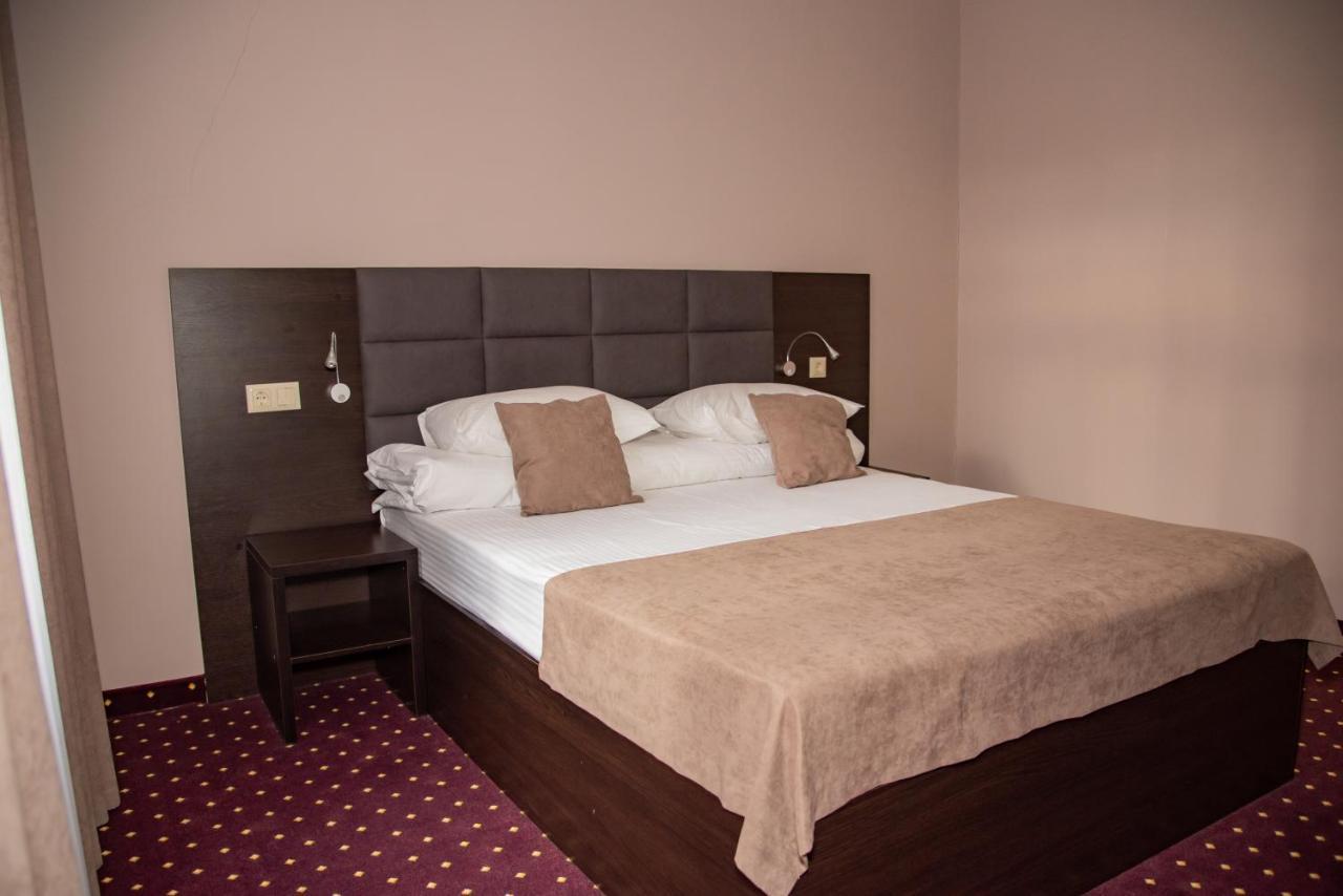 T&S Apart-Hotel Czernowitz Exterior foto
