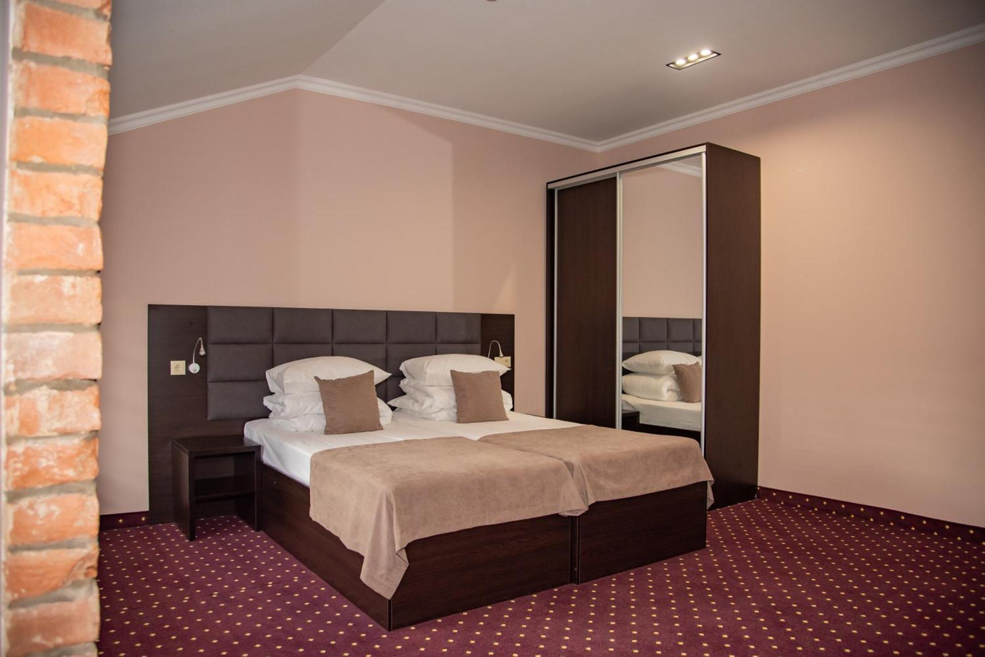 T&S Apart-Hotel Czernowitz Exterior foto