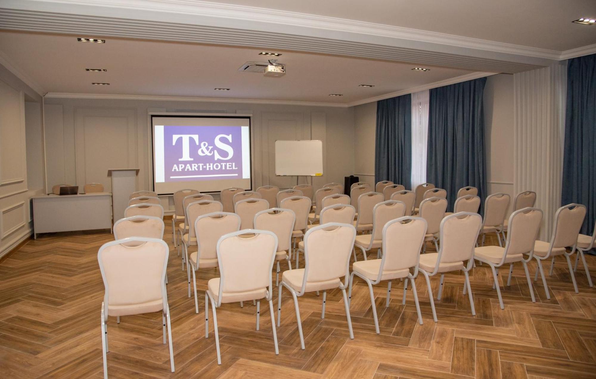 T&S Apart-Hotel Czernowitz Exterior foto