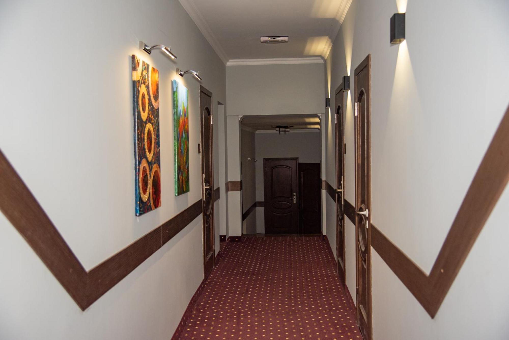 T&S Apart-Hotel Czernowitz Exterior foto